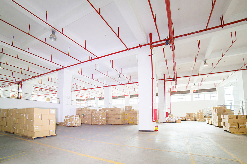 保稅進(jìn)口-東勝物流；深圳到香港物流-香港物流專線-中港貨運(yùn)物流運(yùn)輸專線-佛山到香港物流專線-一般貿(mào)易進(jìn)出口報(bào)關(guān)代理-倉(cāng)儲(chǔ)配送-深圳市東勝物流有限公司