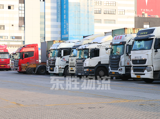 內地到香港進出口物流運輸；內地到香港貨運公司，深圳東勝物流中港拖車圖