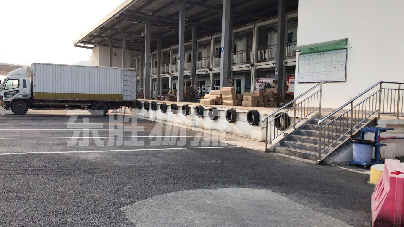 供應無錫到香港物流|從無錫發貨到香港|深圳東勝物流香港專線|中港拖車裝貨圖